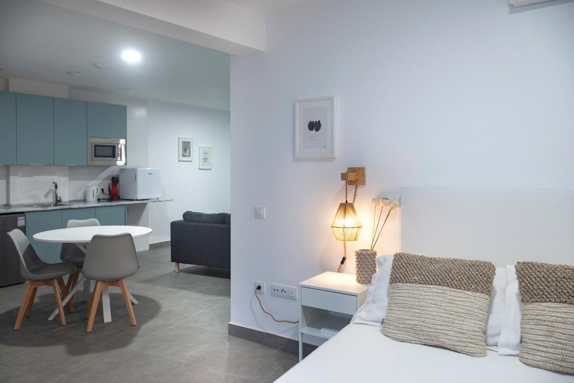 Apartamentos La Tahona Cádiz Exterior photo