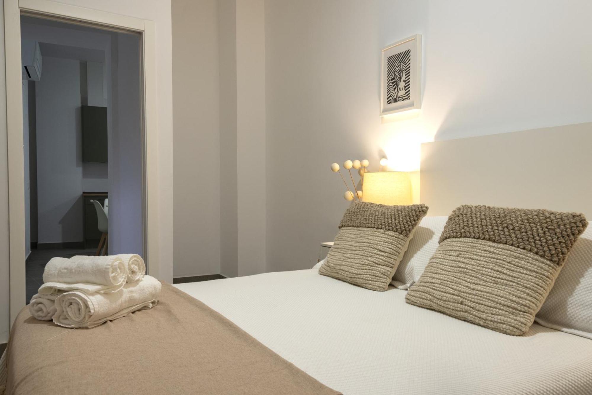 Apartamentos La Tahona Cádiz Exterior photo
