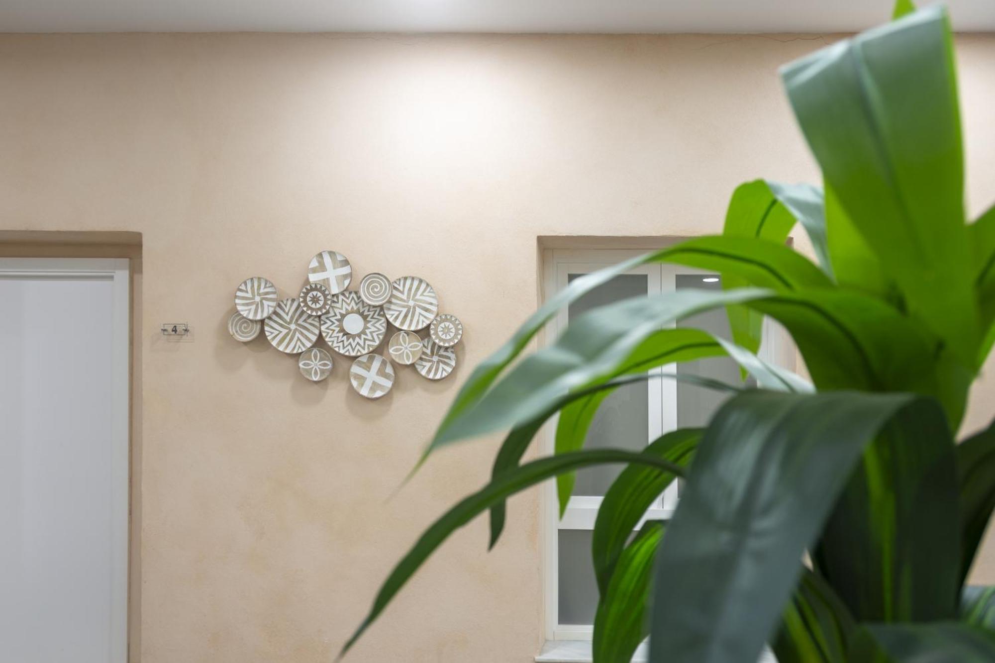 Apartamentos La Tahona Cádiz Exterior photo