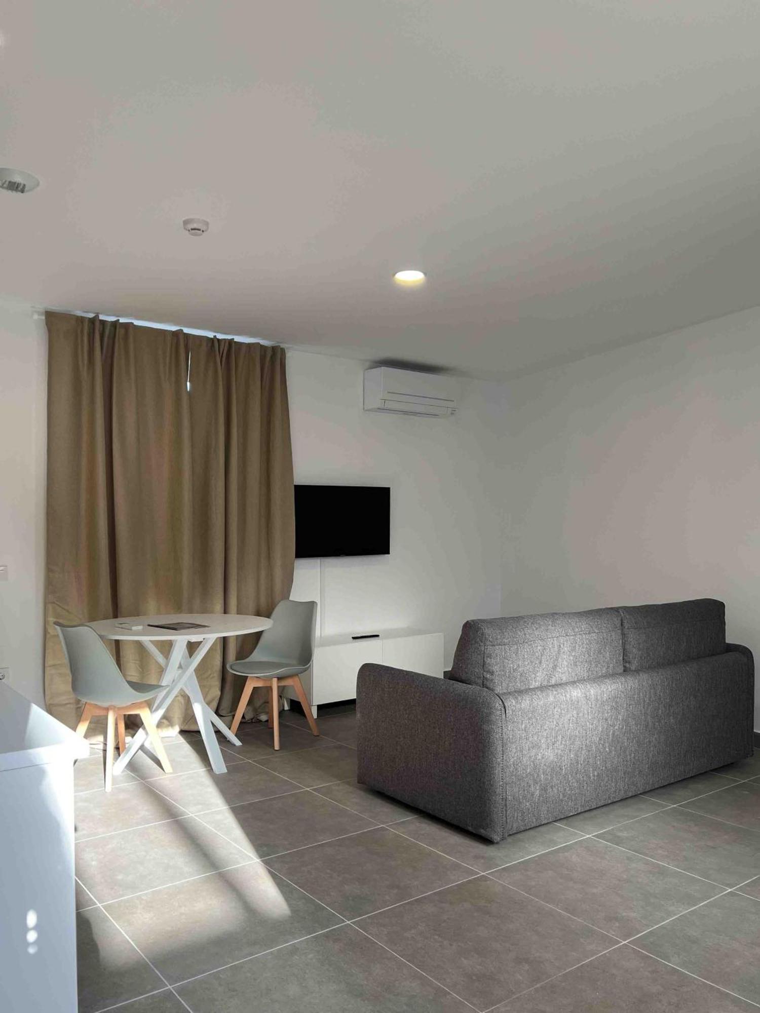 Apartamentos La Tahona Cádiz Exterior photo