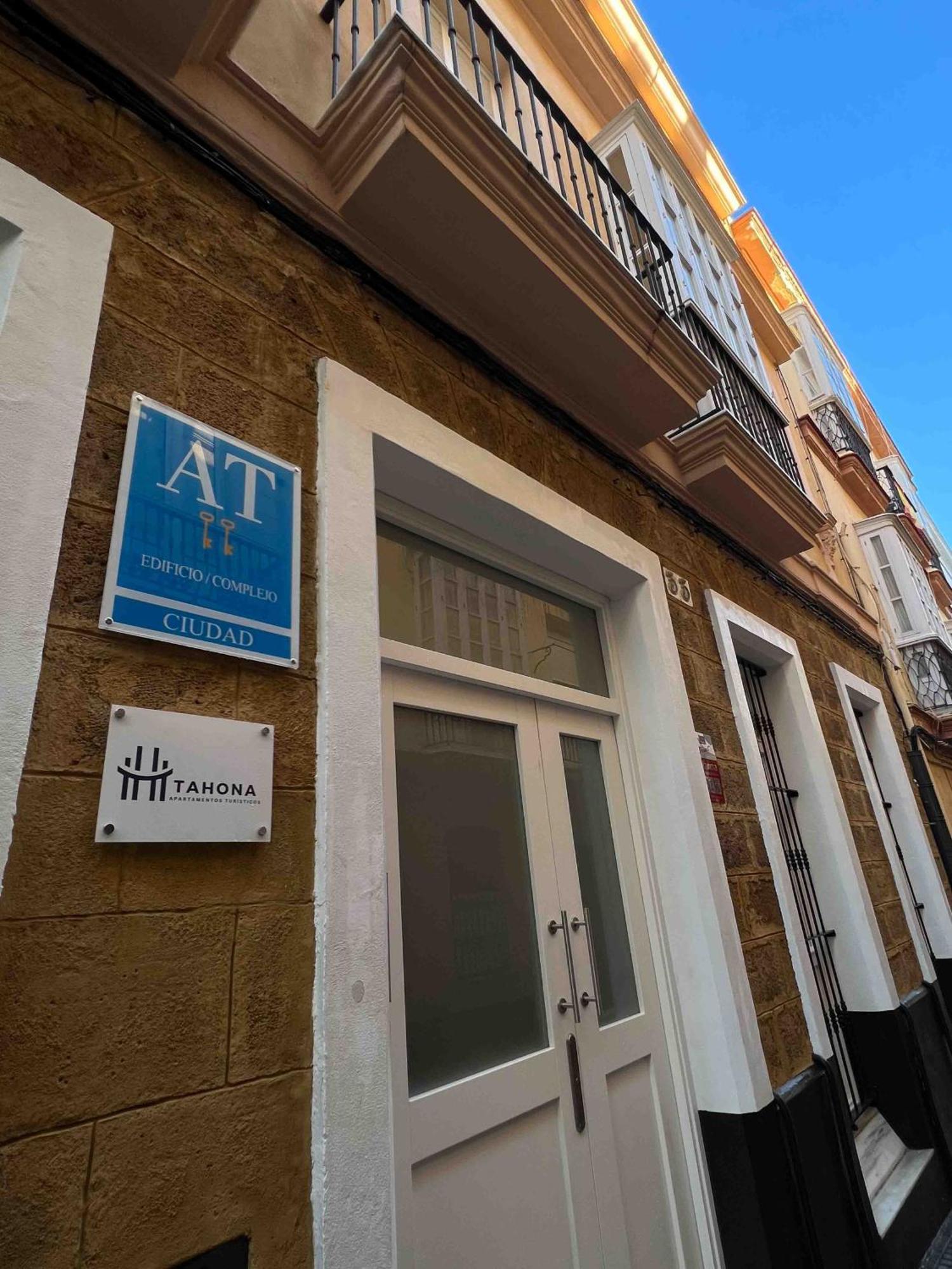 Apartamentos La Tahona Cádiz Exterior photo