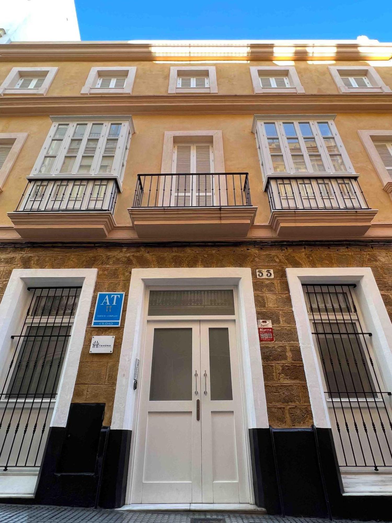 Apartamentos La Tahona Cádiz Exterior photo